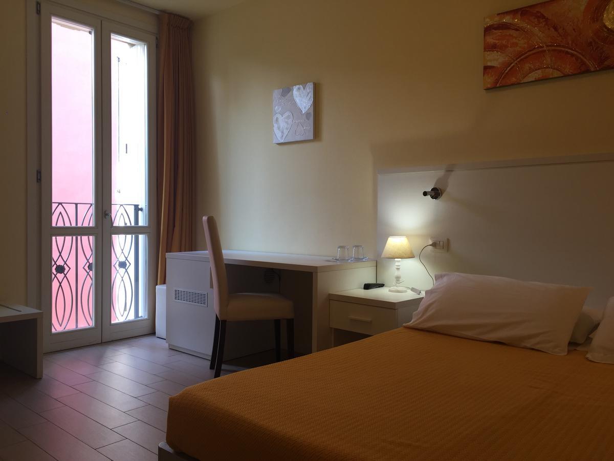 Hotel Soresina Екстериор снимка
