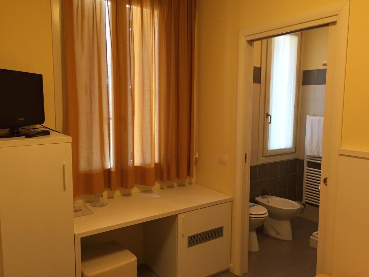 Hotel Soresina Екстериор снимка